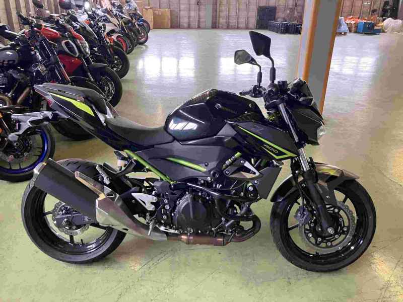 Kawasaki Z400 2022