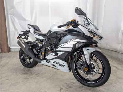 Kawasaki Ninja ZX-4R SE 2025