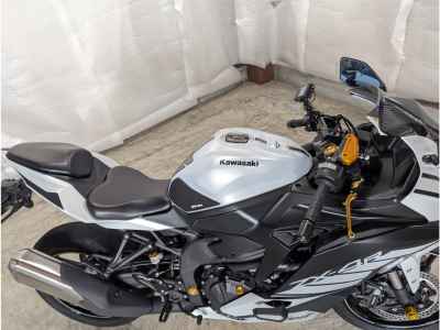 Kawasaki Ninja ZX-4R SE 2025