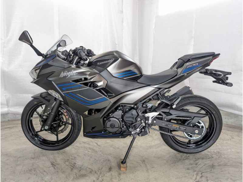 Kawasaki Ninja 400 2025