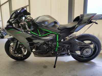Kawasaki Z H2 Carbon 2021