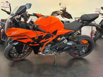 KTM RC 390 2025