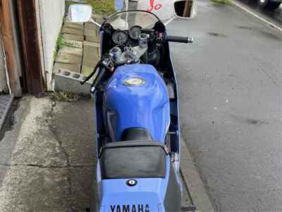Yamaha FZR250