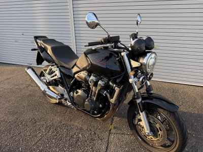 Honda CB1300SF 2025