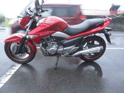 Suzuki GSR250
