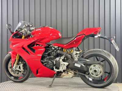 Ducati Supersport 950 S 2023
