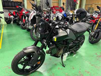 Husqvarna Svartpilen 250 2024