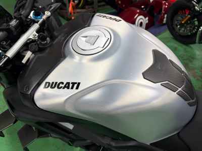 Ducati Streetfighter V4 2023