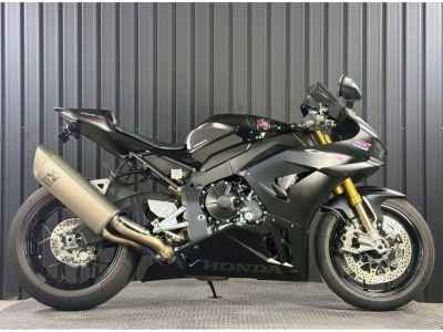 Honda CBR1000RR-R FB 2025