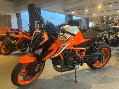 KTM 1290 Super Duke R Evo 2023