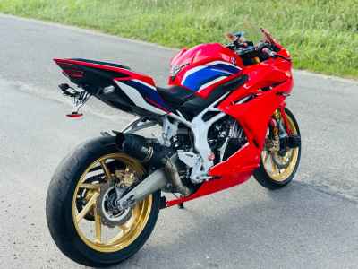 Honda CB250R 2020