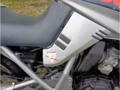 Suzuki GSX250S Katana
