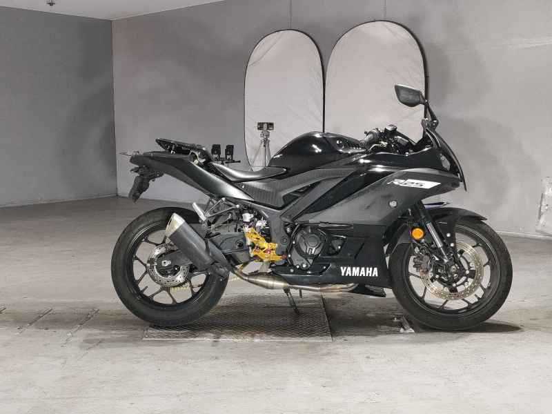Yamaha YZF-R25 2021