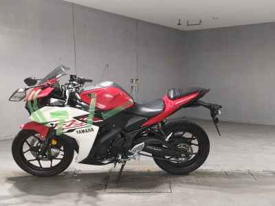 Yamaha YZF-R25 2015