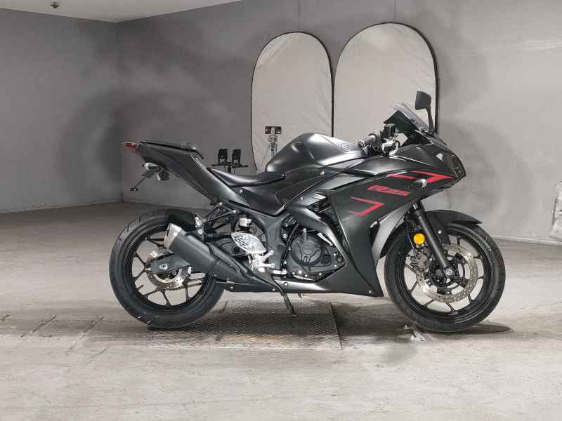 Yamaha YZF-R25 2015