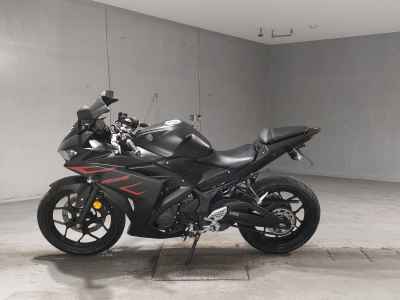 Yamaha YZF-R25 2015