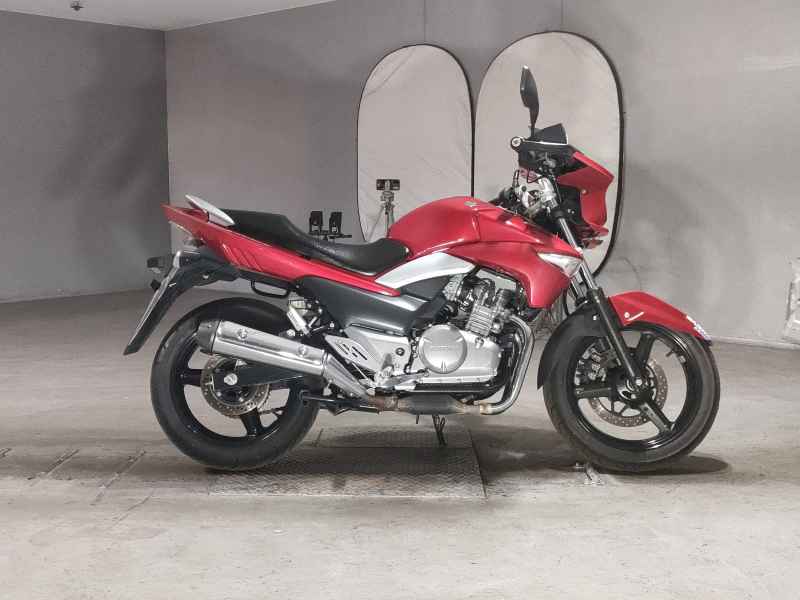 Suzuki GSR250