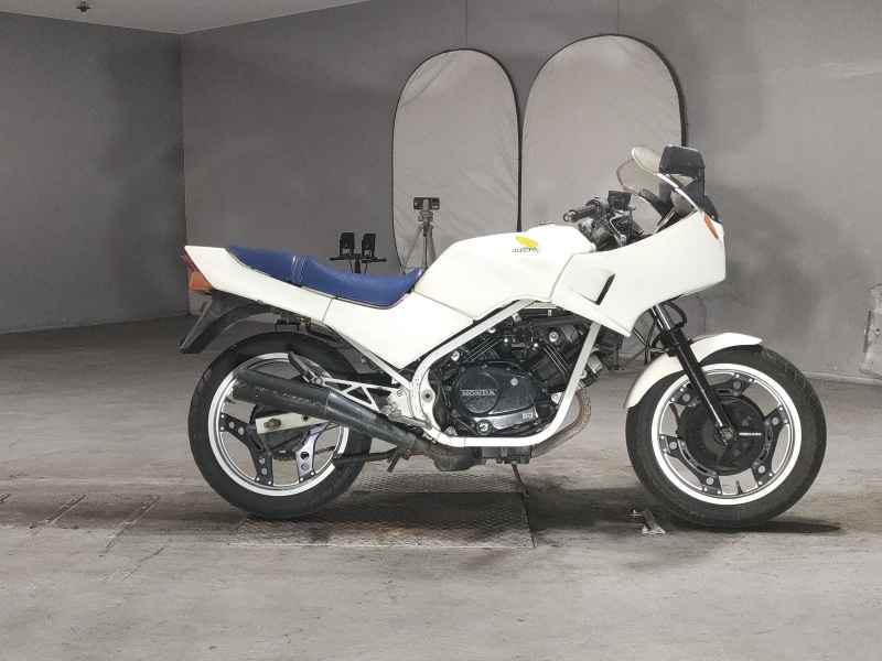Honda VT250F Xelvis