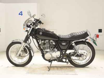 Yamaha SR400 2017