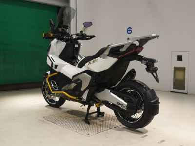 Honda X-Adv 750 2025