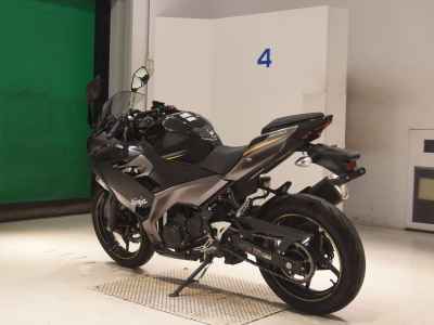 Kawasaki Ninja 400 2021