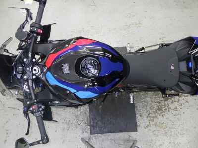 BMW M1000R 2023