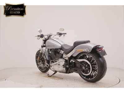Harley-Davidson Breakout FXBR1920 2024