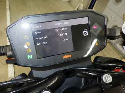 KTM 890 Duke R 2023