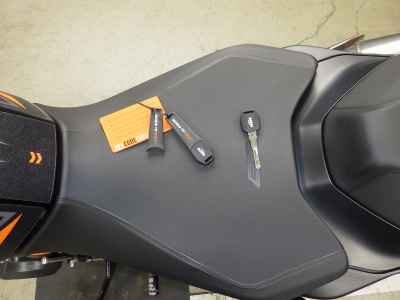 KTM 890 Duke R 2023