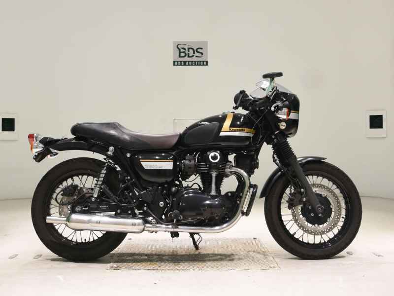 Kawasaki W800 2022