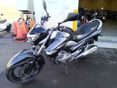 Suzuki GSR250