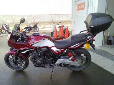 Honda CB400 Super Boldor 2023