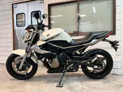 Yamaha XJ6 N 2012