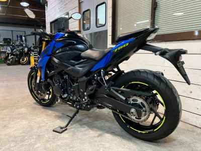 Suzuki GSX-S750 2023