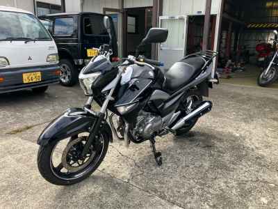 Suzuki GSR250