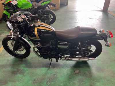 Kawasaki W800 2022