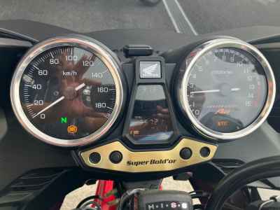 Honda CB400 Super Boldor 2021