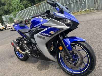 Yamaha YZF-R25 2015