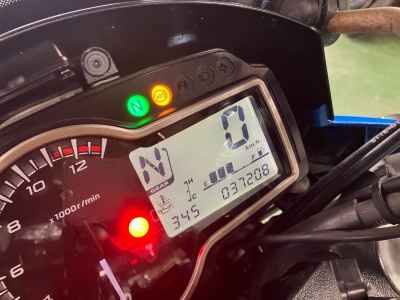 Suzuki GSR750 2014