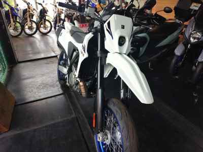 Suzuki DR-Z4SM 2025