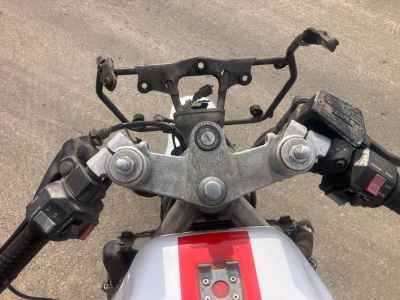 Yamaha FZR400RR
