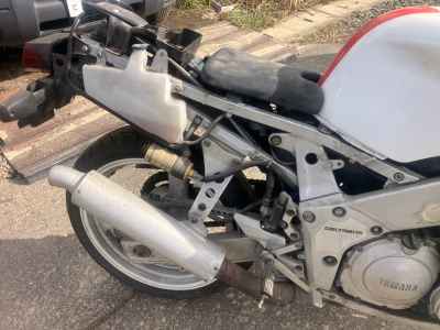 Yamaha FZR400RR