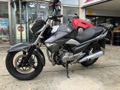 Suzuki GSR250