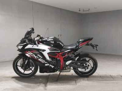 Kawasaki Ninja ZX-25R KRT Edition
