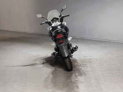 Suzuki GSR250S