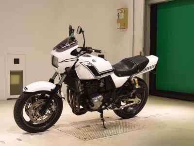 Kawasaki ZRX400