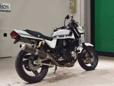 Kawasaki ZRX400