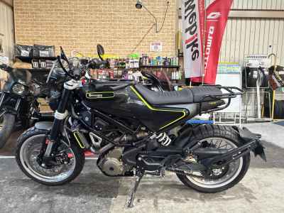 Husqvarna Svartpilen 401 2019