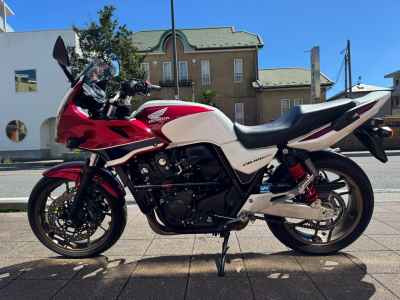 Honda CB400 Super Boldor 2018