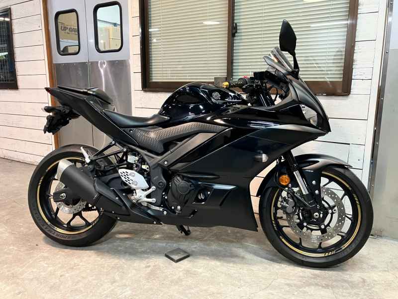 Yamaha YZF-R25 2021